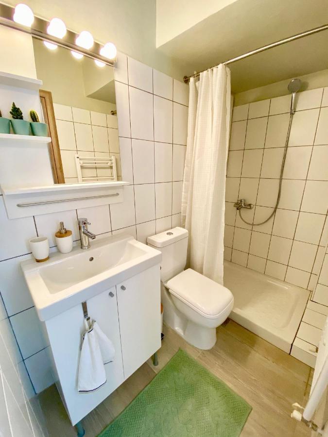 For A Genuine Athenian Homestay! المظهر الخارجي الصورة